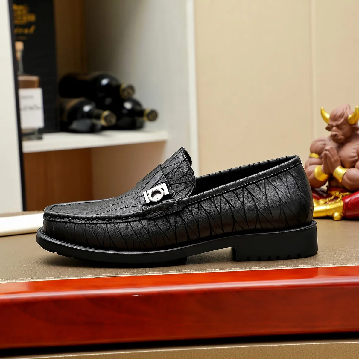 Men's shoes 💰500 Ferragamo [Ferragamo] top imported suit men's shoes 💯Original copy of the official website, product materials: selected imported embossed calfskin + luxury hardware buckle accessories ~ imported water-dyed cow 🐂 leather lining. Strong three-dimensional visual effect, original combination outsole, multiple colors available😘 Size: 38-44 (.45.46. Customized)